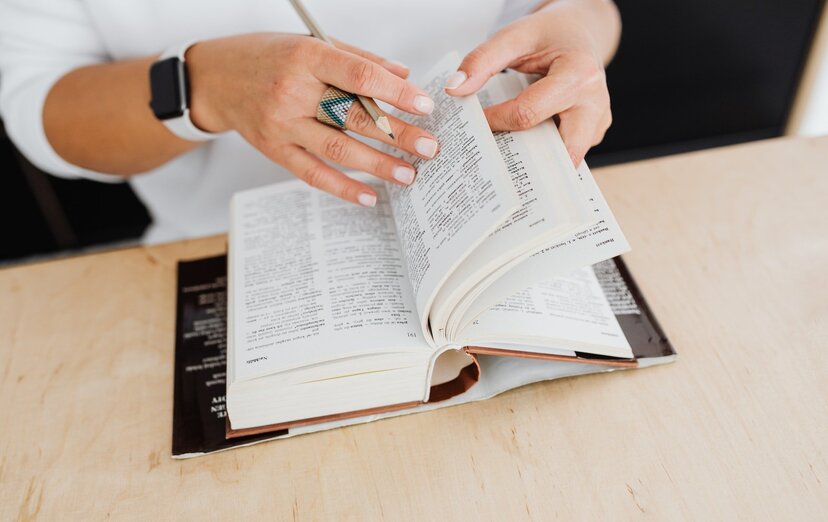 Apprentissage, évaluation et outils d'assistance à la traduction